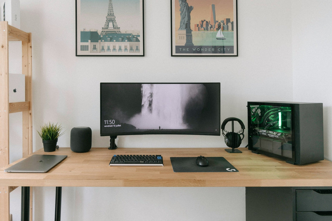 How to Build the Perfect Gaming Desk Setup
